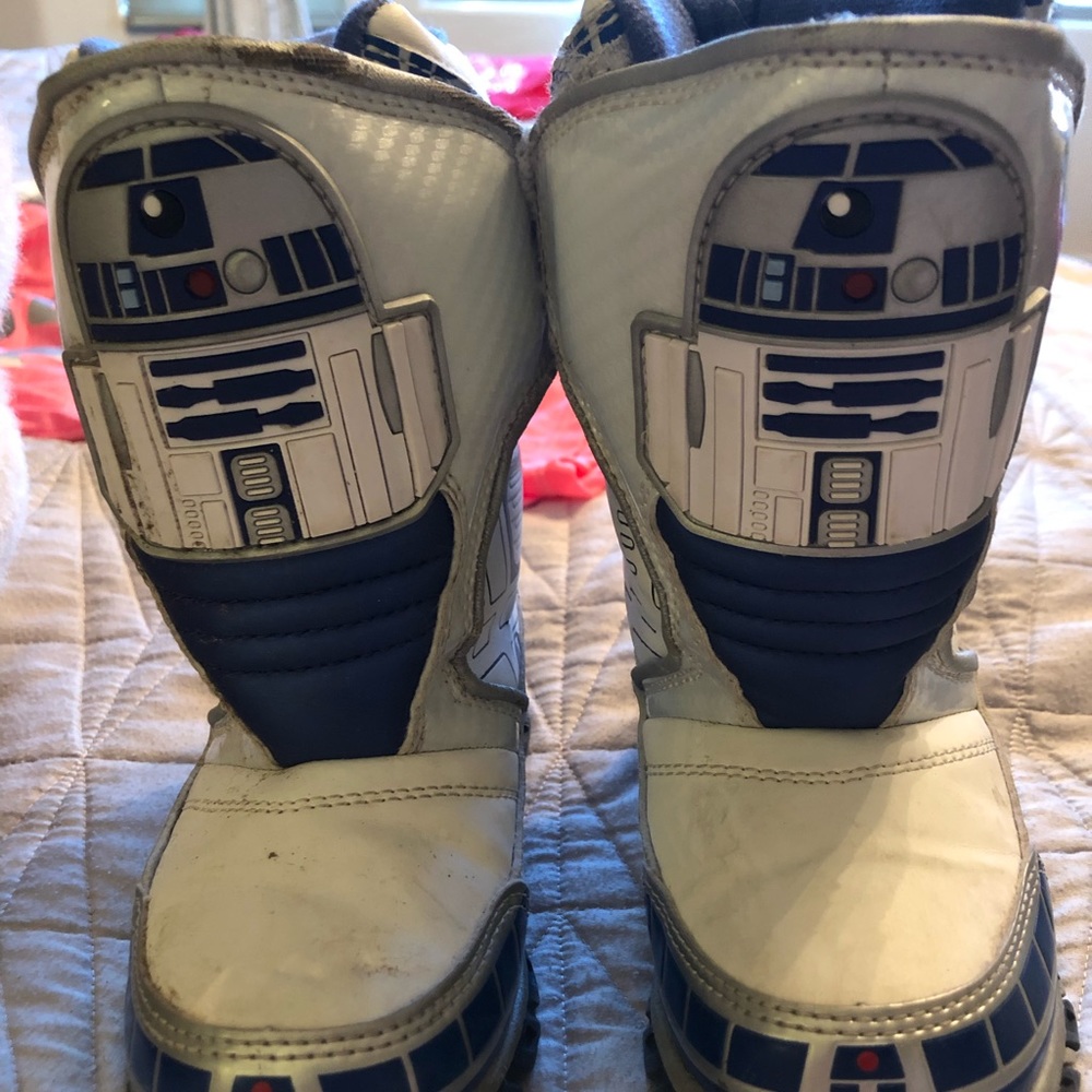 R2D2 Light up snow boots size 9
